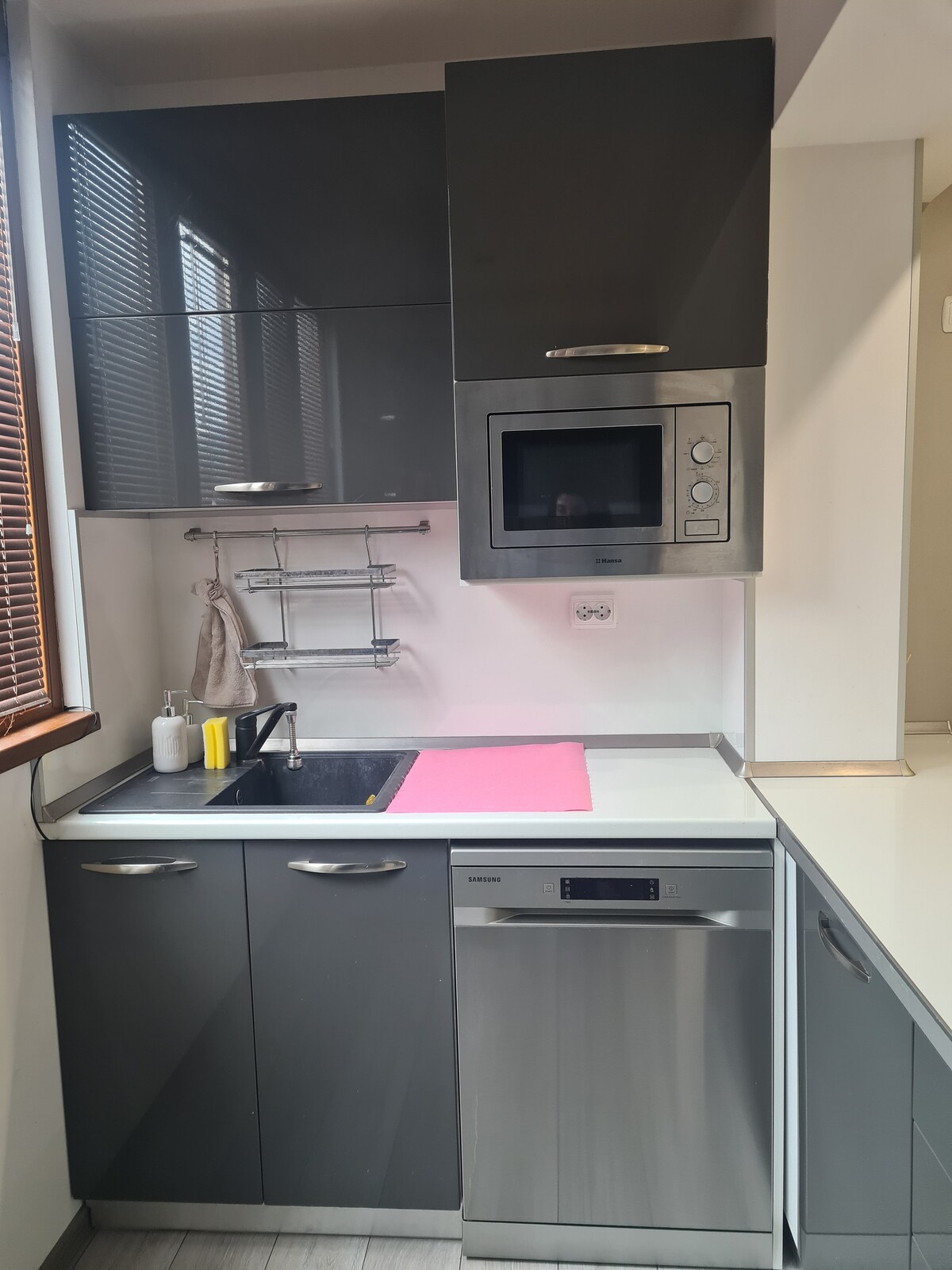 Cosmopolitan Apartment — снимка 5