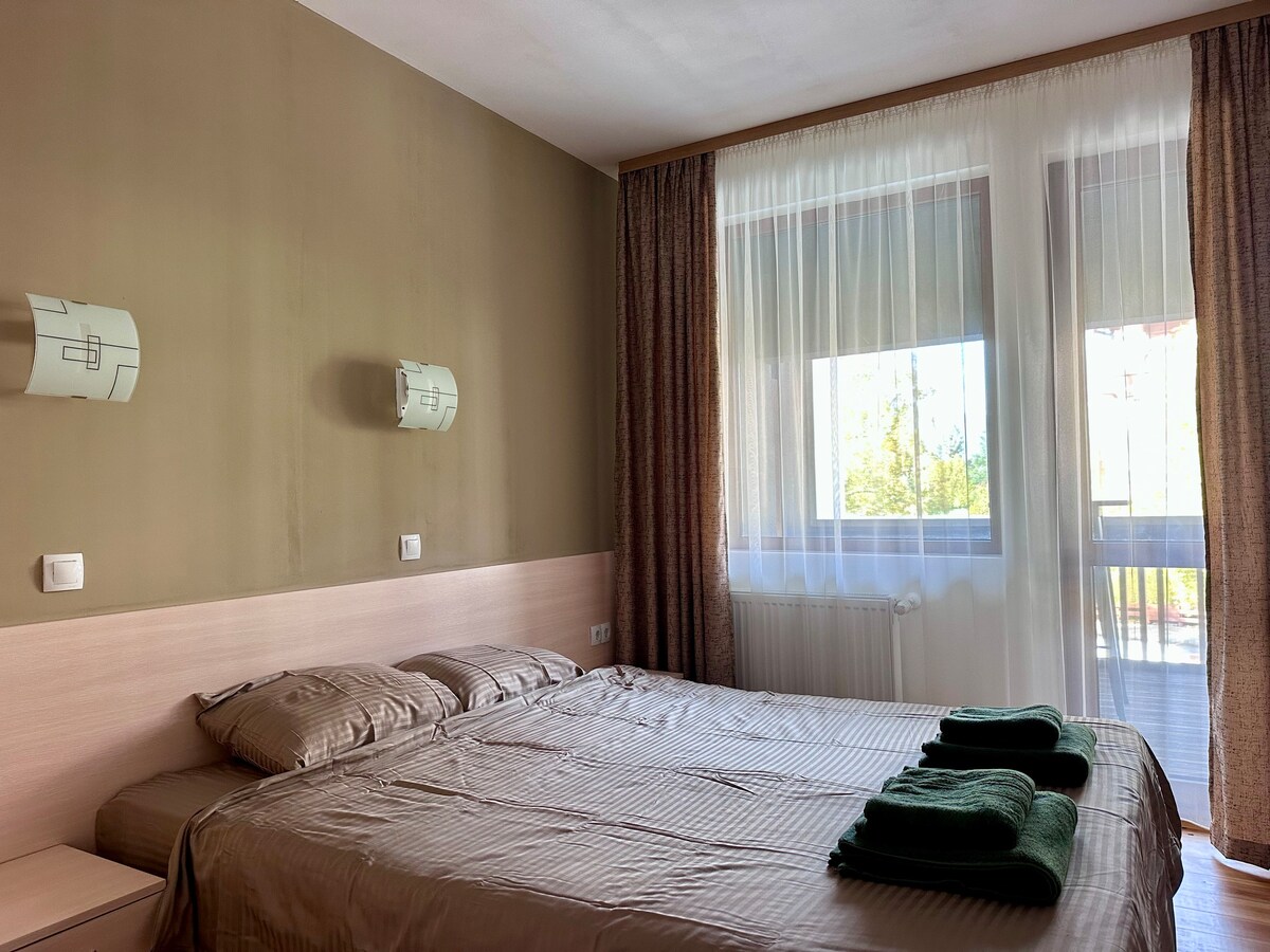 2 Bedroom apartment next to the Gondola — снимка 4