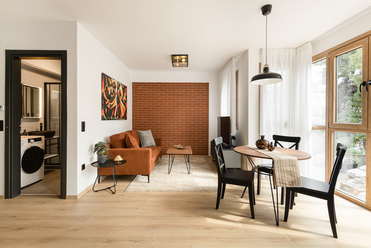 Sunlit flat in Ano Poli | 5min to Aristotelous — снимка 3