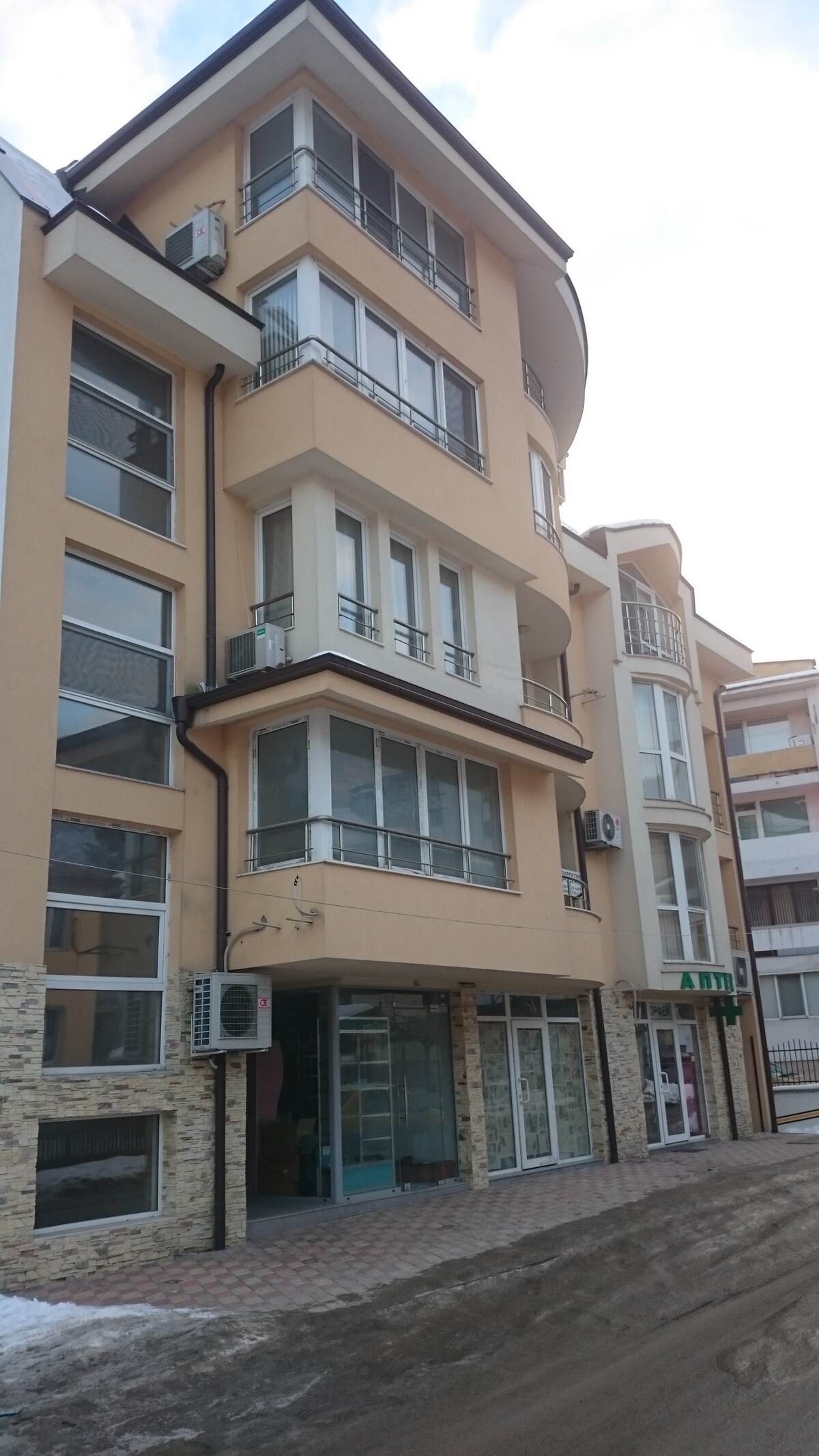 Tony's Apartment — снимка 3