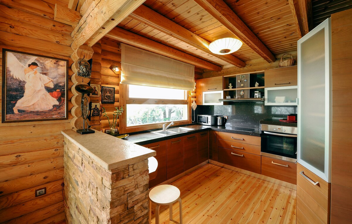 Luxurious Finnish Wooden House on the Countryside — снимка 3