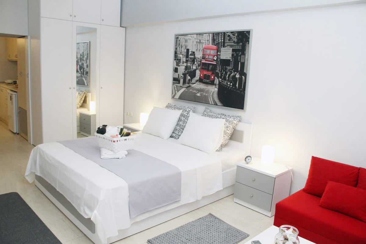 Modern studio in the heart of the city — снимка 3