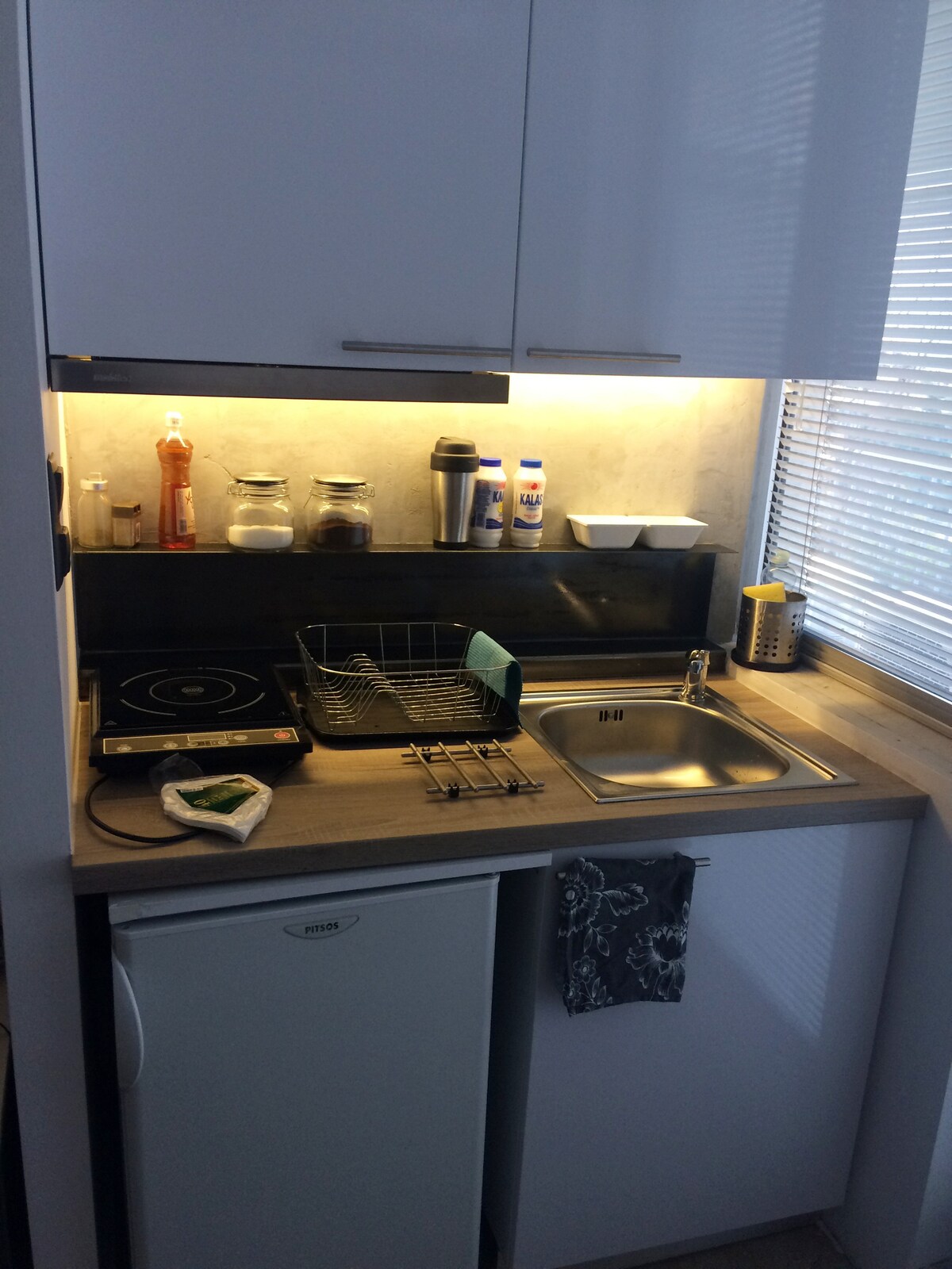 the wall bnb / green terrace 7th floor downtown — снимка 2