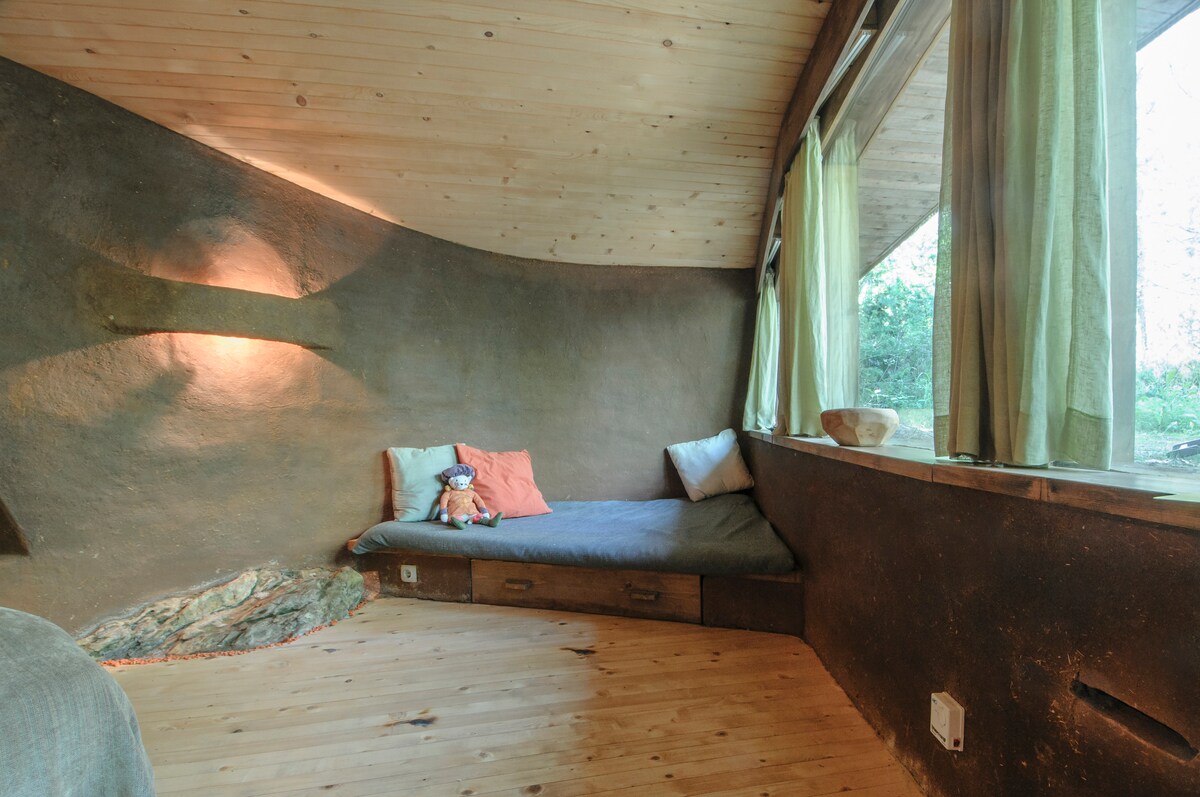 Omaya Nutshell House — Къща в Гайтаниново