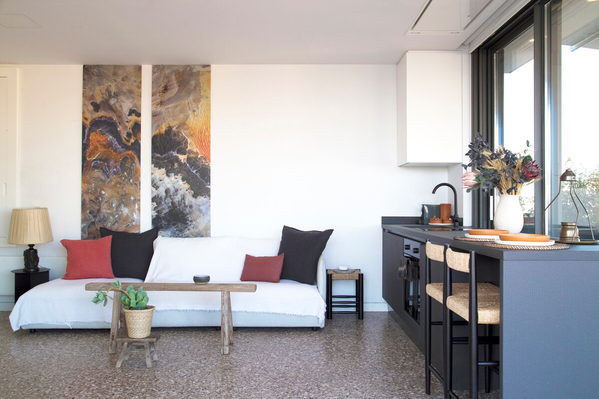 Market Loft with Unique Acropolis View — снимка 2