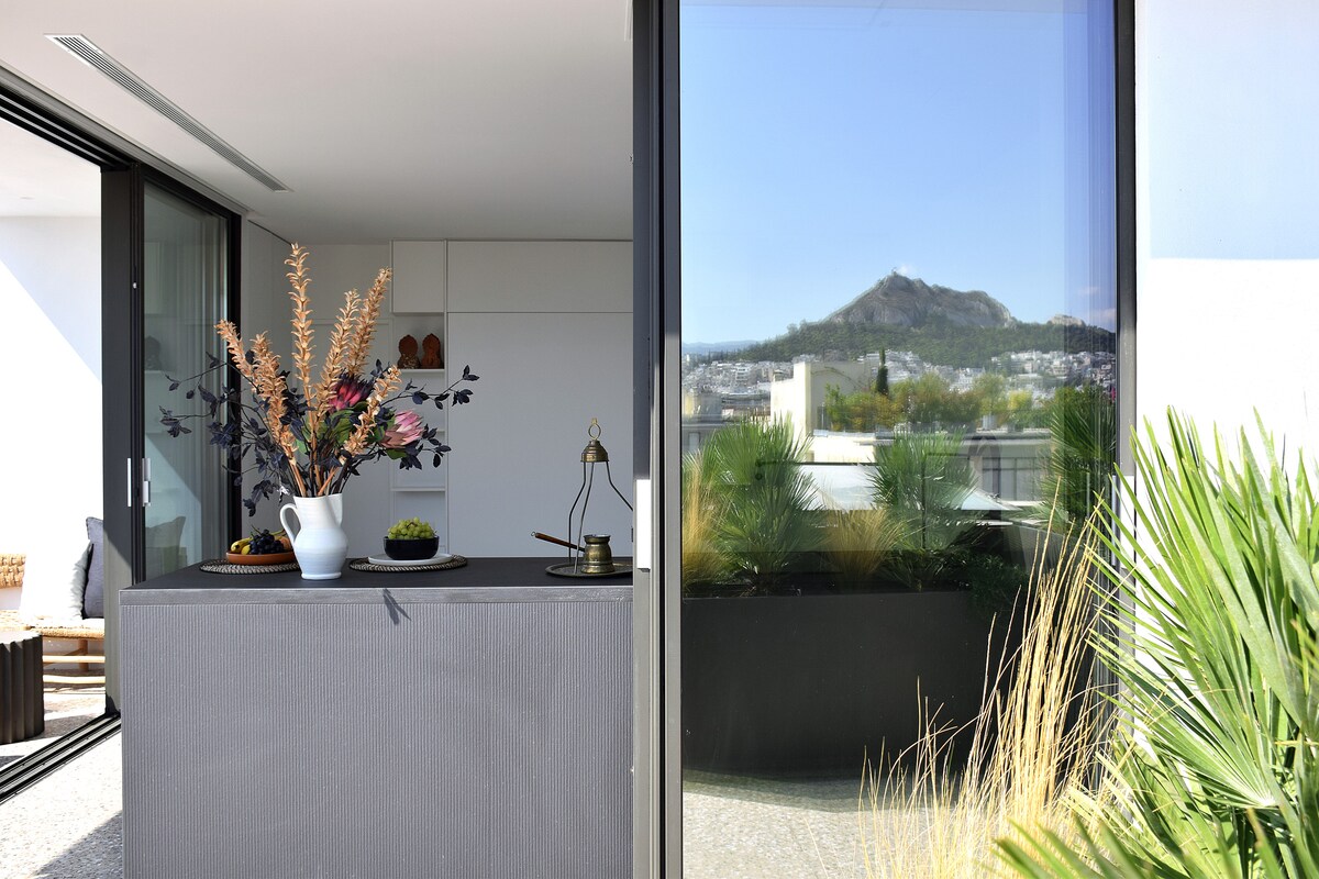 Market Loft with Unique Acropolis View — снимка 4