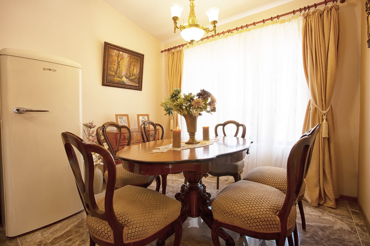 Classic apartment in Kleptuz Aparts! Apt. 11 — снимка 5