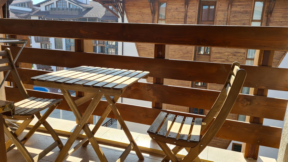 Люкс-Апартаменты в Belvedere Club Hotel 4* — снимка 3