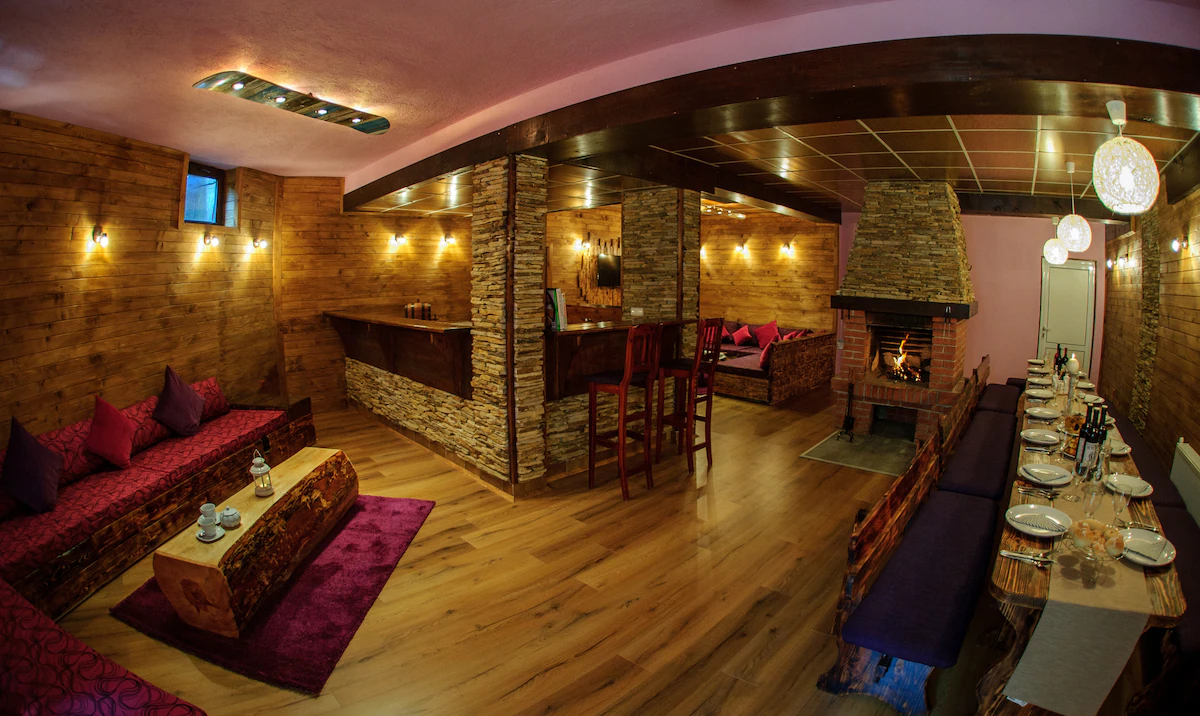 Snow Pine Chalet FULLY CATERED FROM €280 PP — Вила в Банско