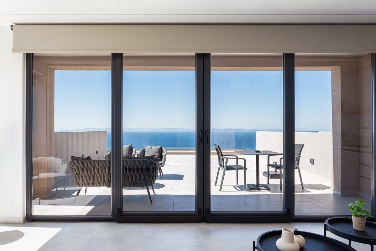 Deluxe Suites By Saronida Hills — снимка 4